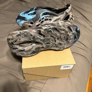 Adidas Yeezy foam runner